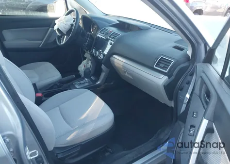 2017 Subaru Forester 2.5I Premium z USA, uszkodzony, nr VIN JF2SJAEC7HH488098